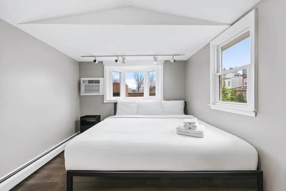 25m to NYC| Fire Pit Cold Plunge | Sleeps 24
