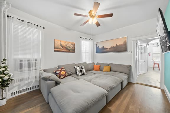 Huge Home | Sleeps 10+ | Minutes from NYC