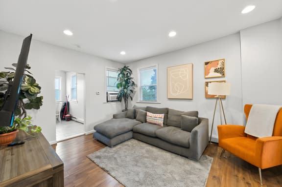 The Rainforest II | Sleeps 16 | 20m to NYC | FREE Parking