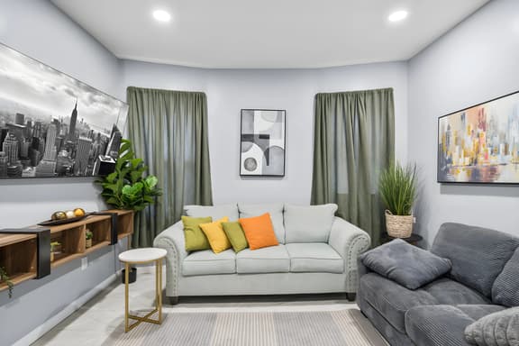 Spacious 6BR/2BA Family Home – Minutes from NYC